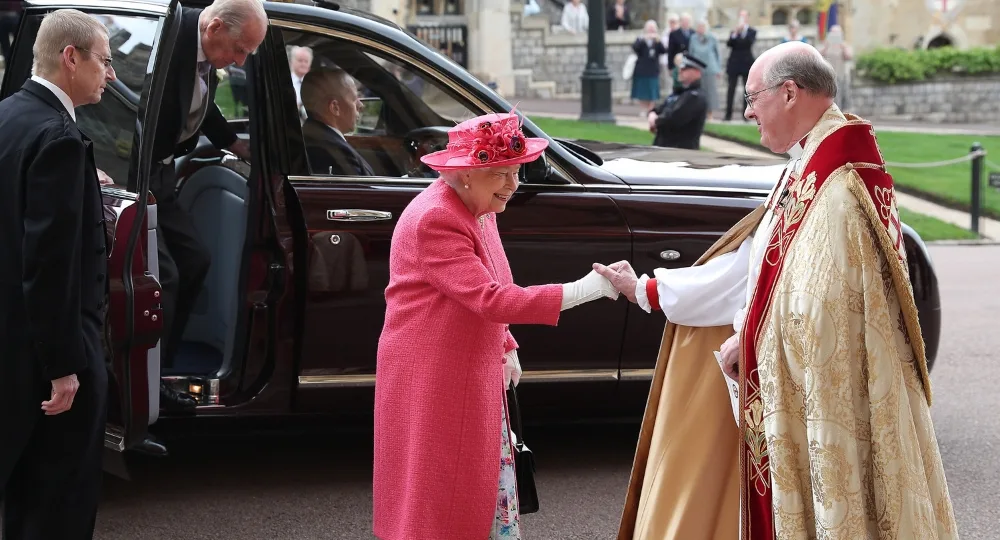 The Queen arrives at Royal wedding