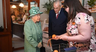 WATCH: Queen goes shopping and asks HILARIOUS question at the check out!