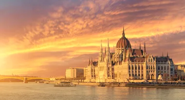 5 reasons to visit beautiful Budapest