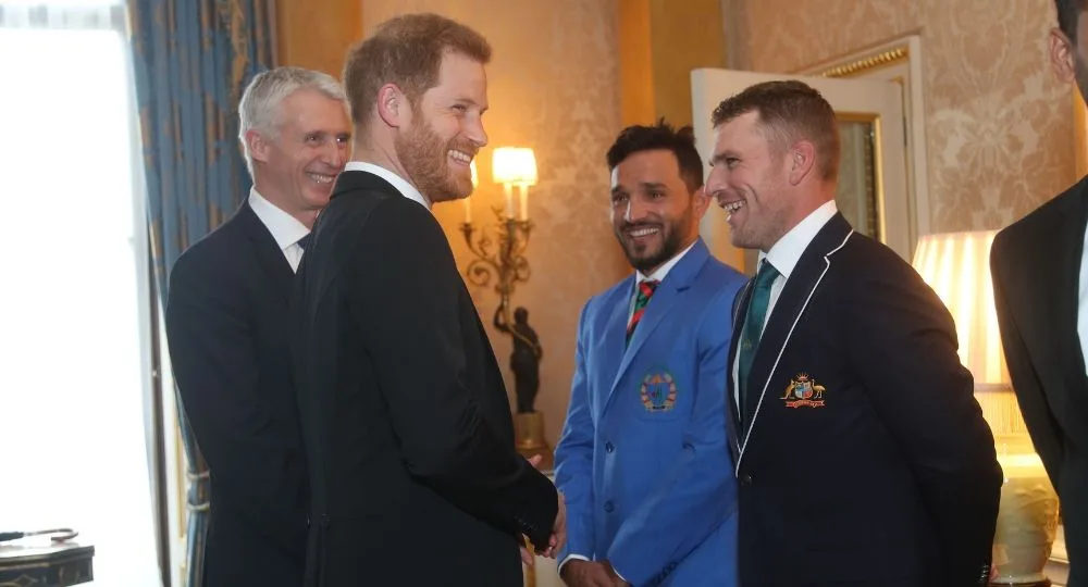 prince harry meets aaron finch