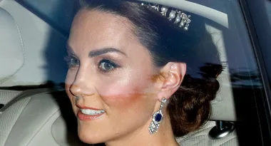Kate Middleton wears gorgeous tiara to state dinner at Buckingham Palace