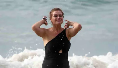 AMAZING PICS: Trimmed down Tziporah Malkah hits the beach in chilly weather
