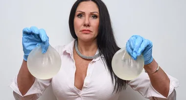 Receptionist reveals: “I risked my life six times for perfect boobs!”