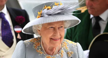 Historic royal news: The Queen is stepping down