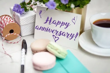 Anniversary Gift Ideas: Traditional & Unique Anniversary Presents