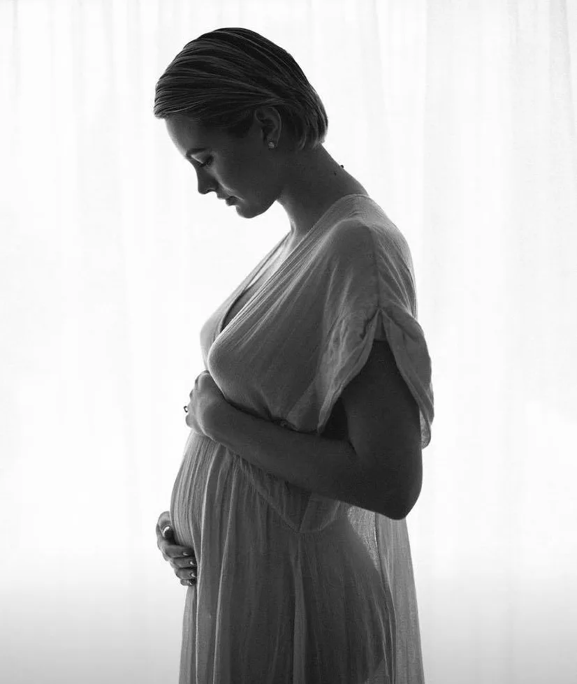 Jesinta's chic pregnancy shoot