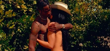 Kylie Jenner releases shock nude photo