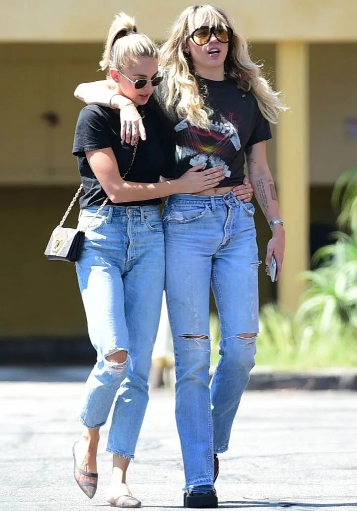 miley kaitlynn romance over