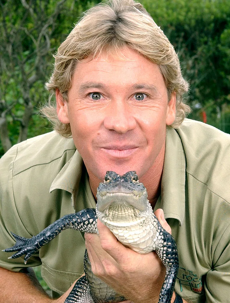 Steve Irwin, The Crocodile Hunter, poses with a 3 foot long alligator at the San Francisco Zoo
