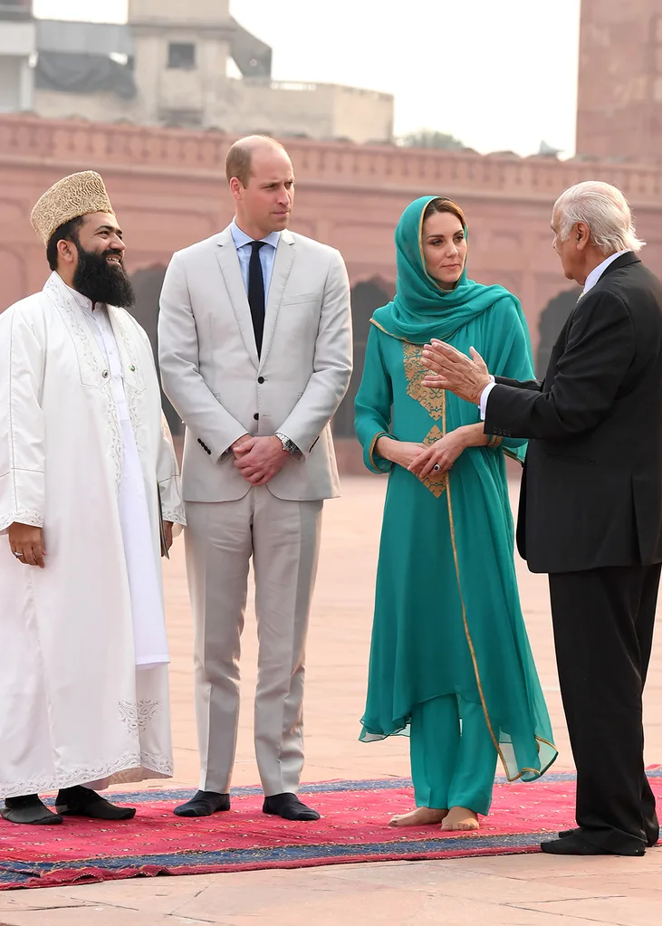 Prince William Kate Middleton visit mosque Pakistan