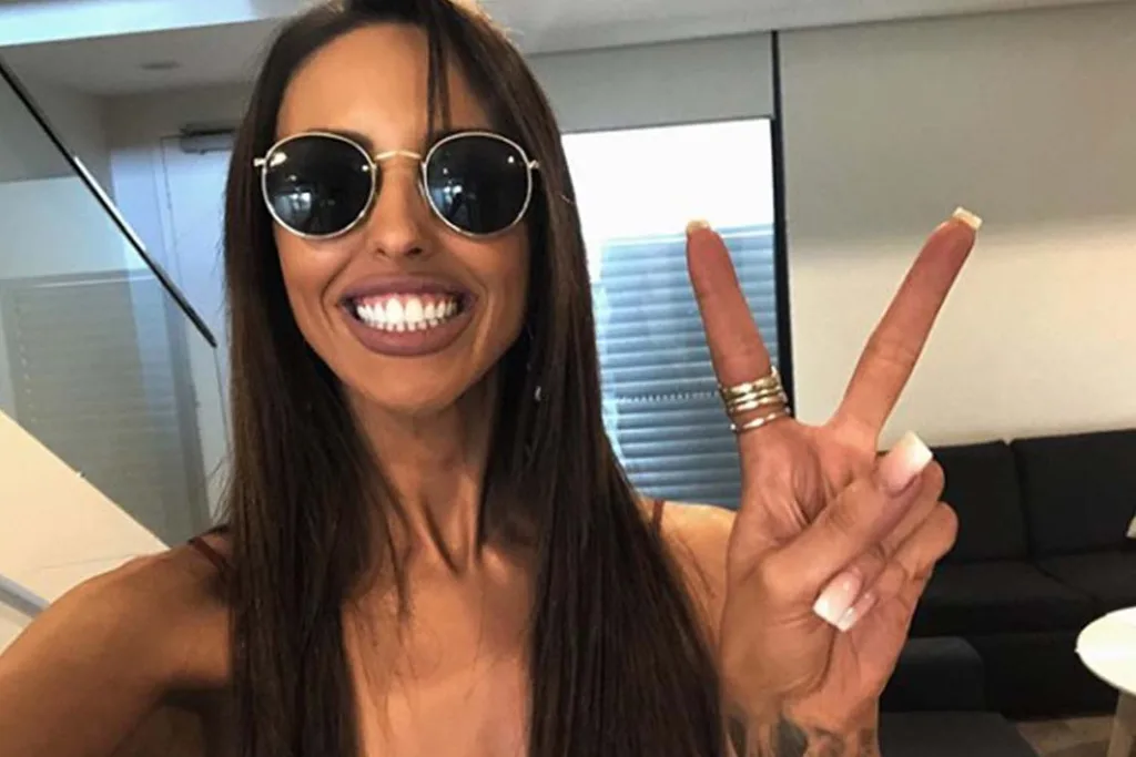 Elizabeth Sobinoff Married At First sight