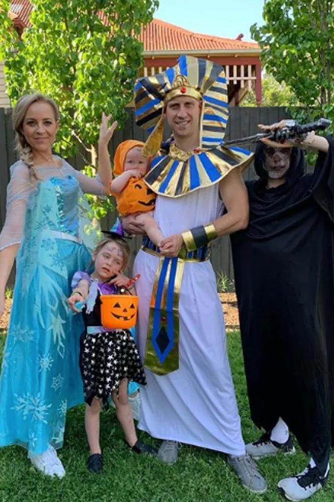 Carrie Bickmore dresses up Halloween