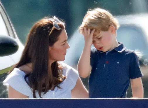Queen wants ‘horde’ of royal children be seated away at Christmas