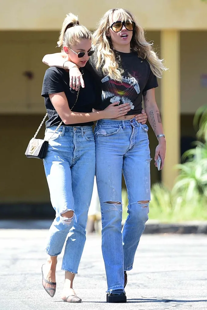Miley Cyrus unfollowed Kaitlynn Carter Liam Hemsworth Instagram