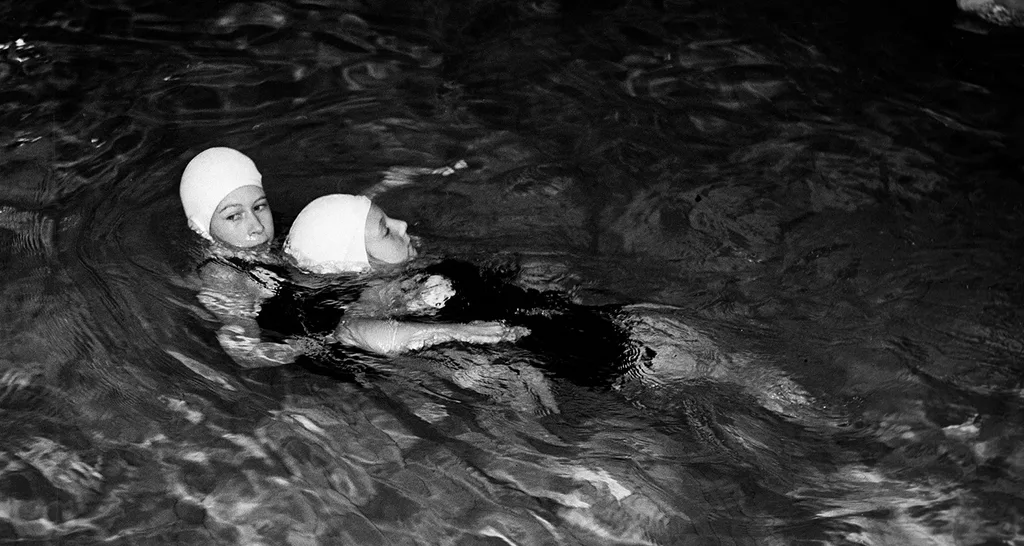 Kate Middleton Prince William Prince George Princess Charlotte Prince Louis swimming lessons