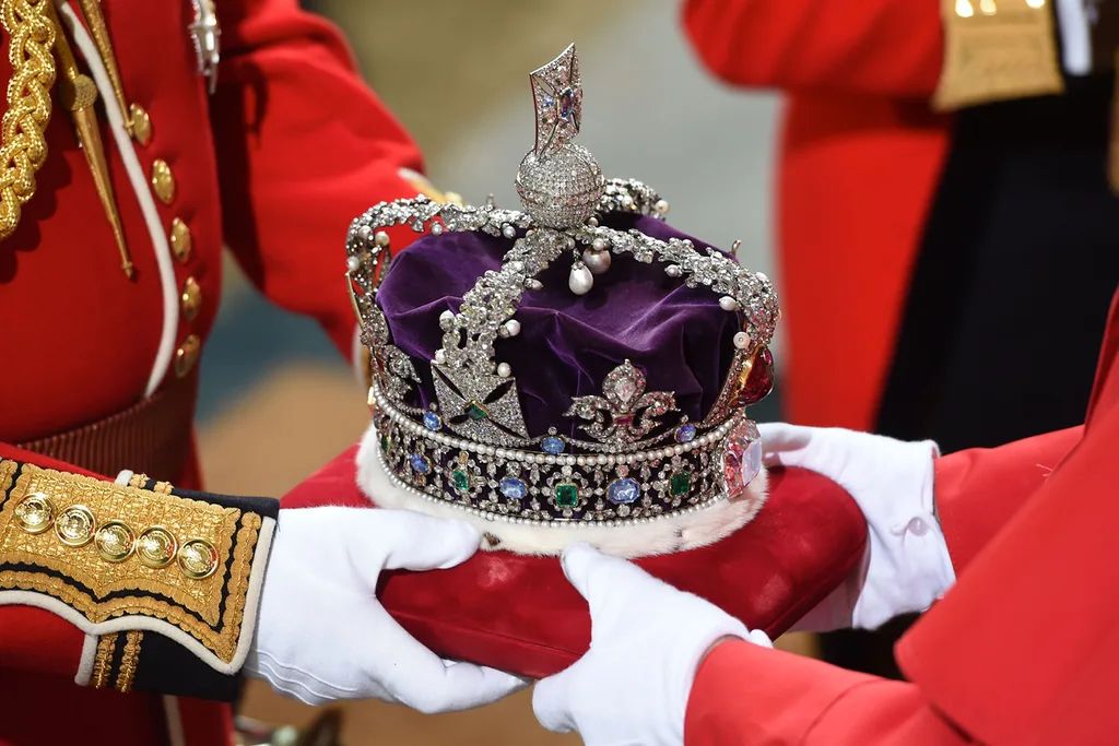 The Queen Prince Charles crown throne abdication
