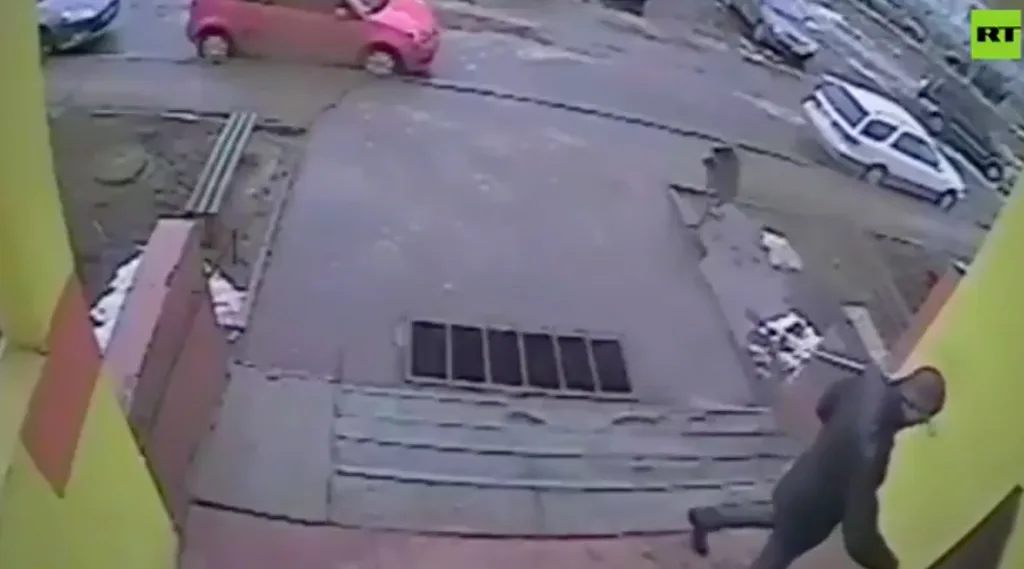 Girl followed home in Russia