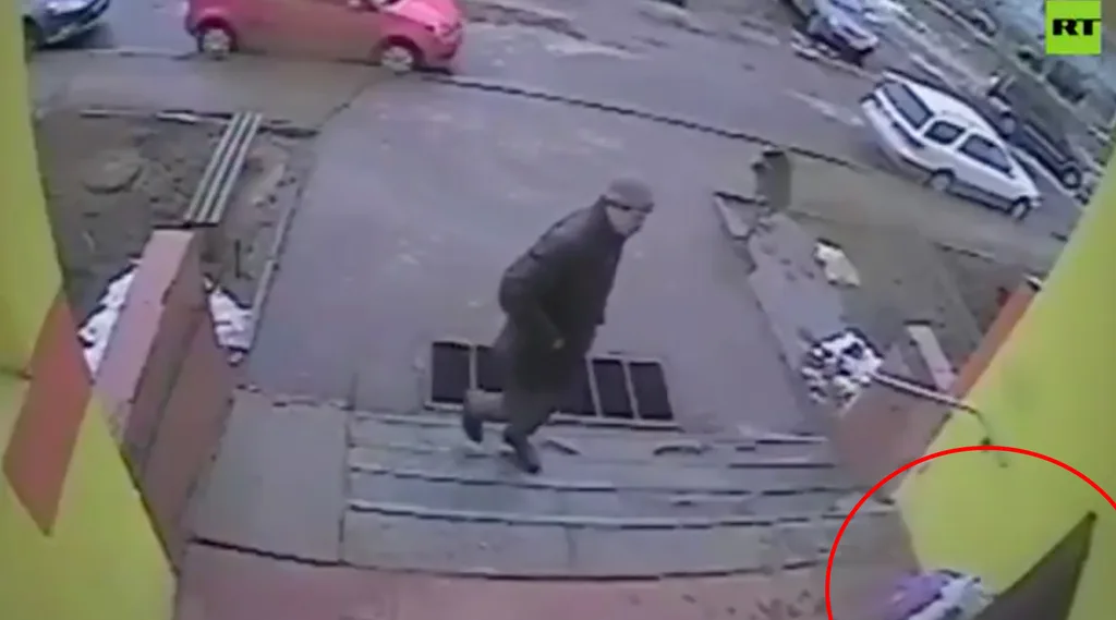 Girl followed home in Russia