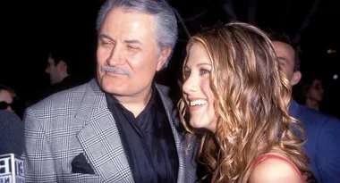 Jennifer Aniston reconciles with estranged father