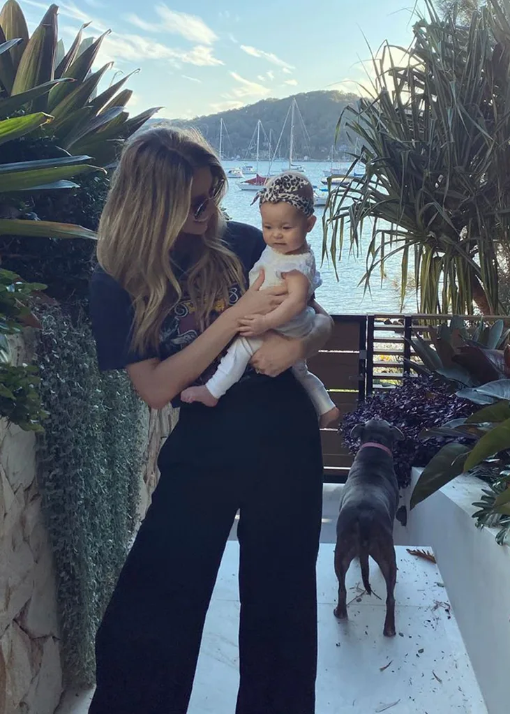 Jennifer Hawkins Frankie Violet