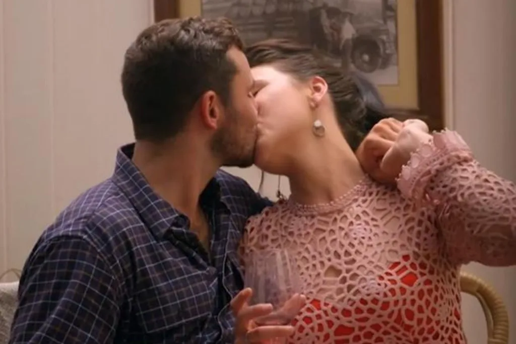 Farmer Alex henrietta kiss
