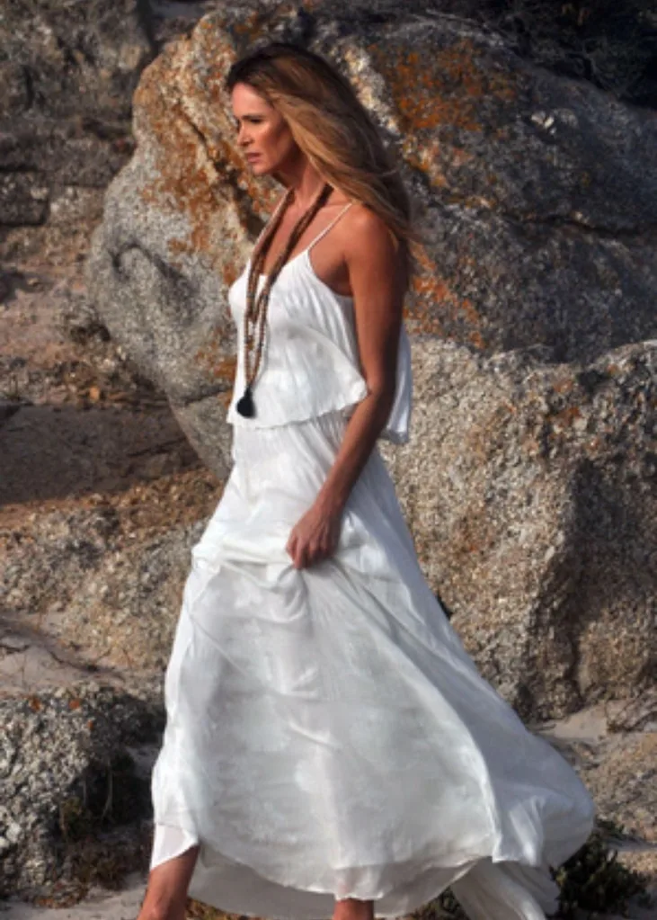 Elle Macpherson beach