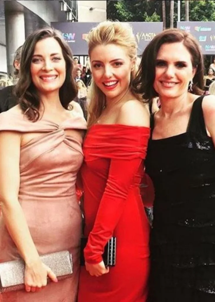 cast of upper middle bogan