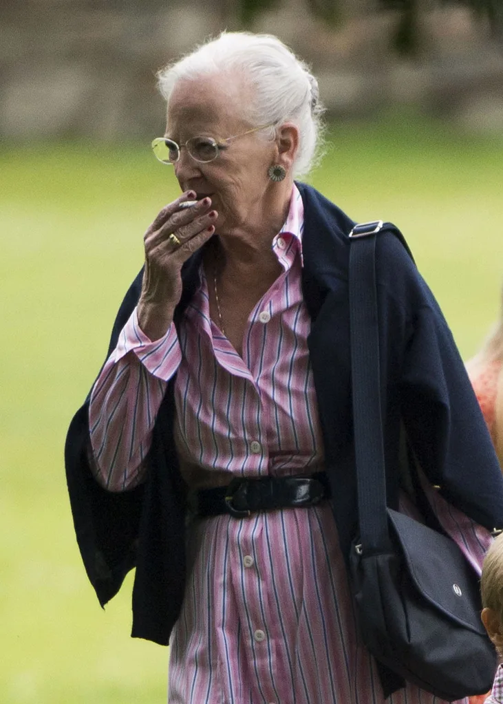 queen margarethe smoking