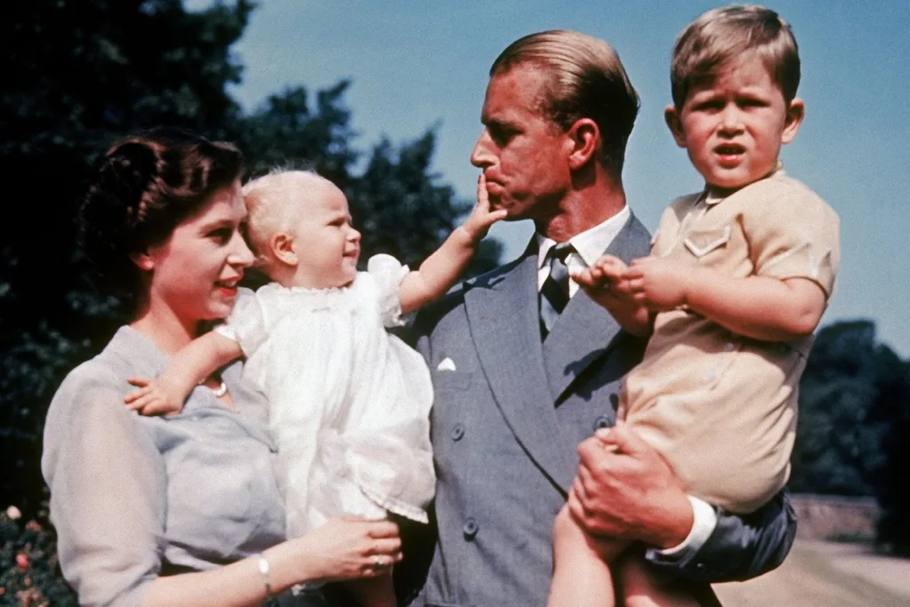 Queen and family