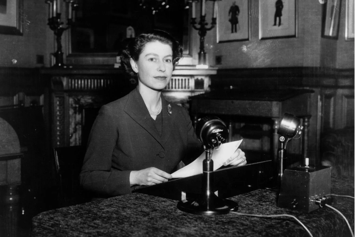 queen's address in 1952