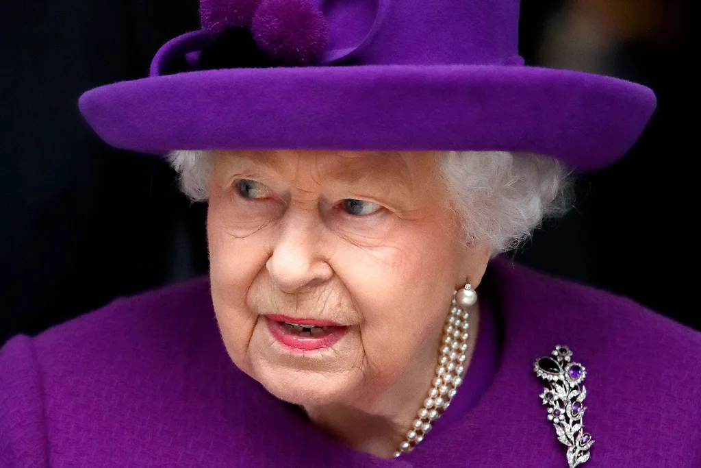 Queen Elizabeth COVID-19 vaccine