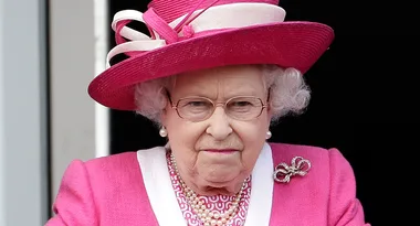 The Queen is scrambling to shut down Meghan’s briefing war