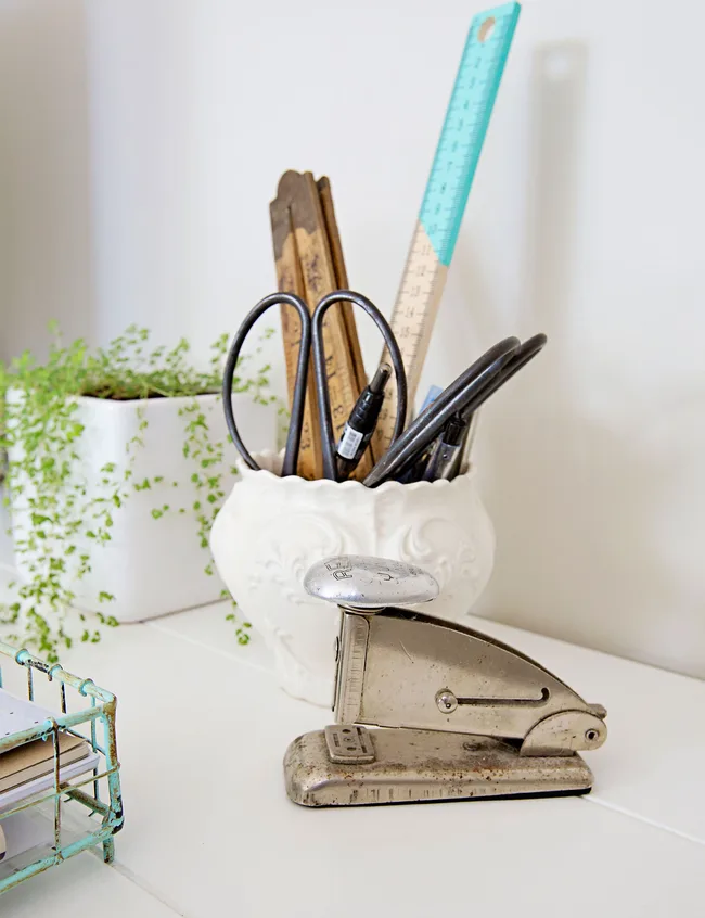 1960s-reno-vintage-desk-stationary