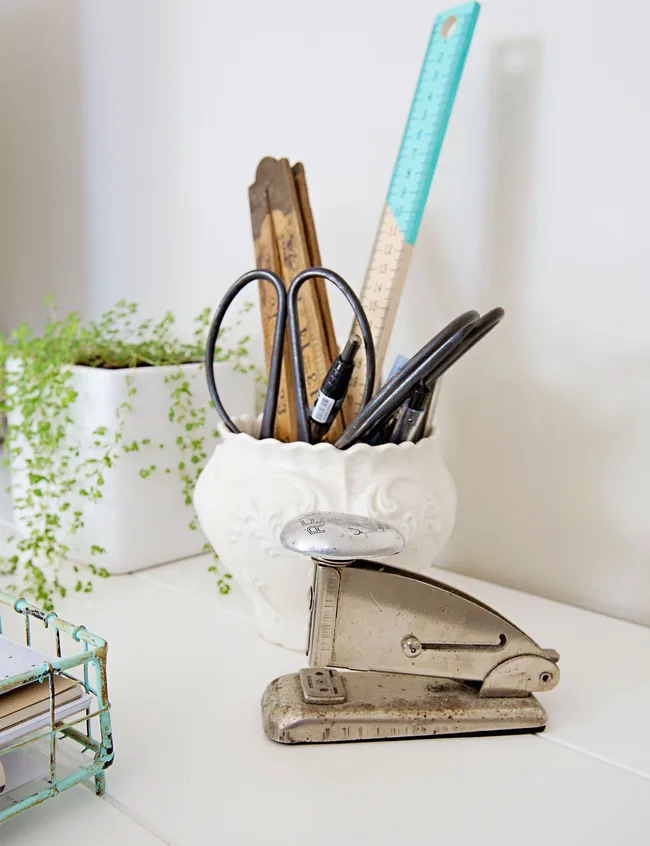 1960s-reno-vintage-desk-stationary