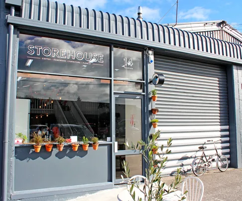 Storehouse-cafe-outdoor-area