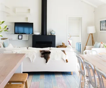 An artist designs the perfect holiday interior