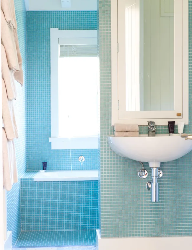 Turquoise glass bathroom tiles