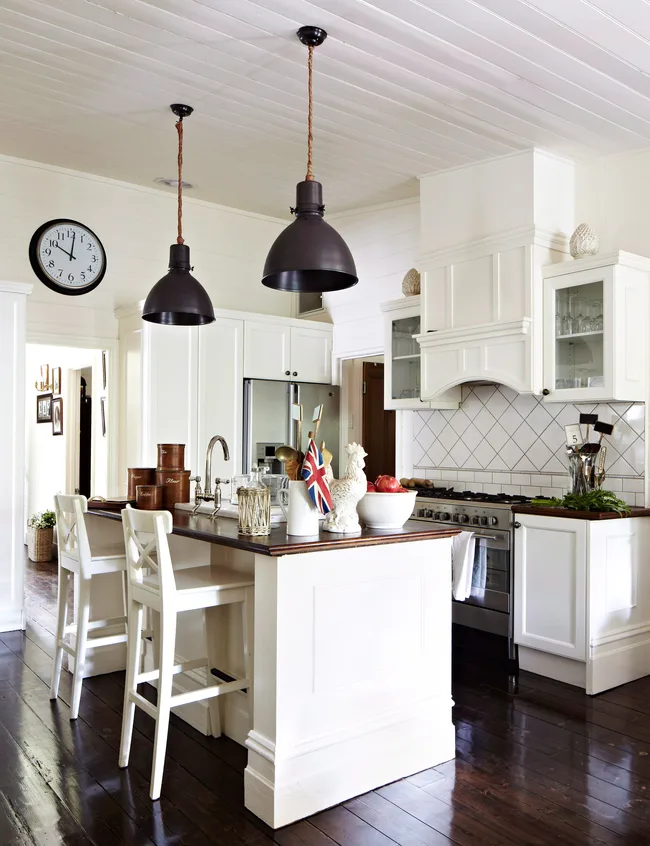 Key trends include sleek white designs contrasting with rough natural elements,