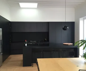 3 perfect colour palettes for a mixed materials room