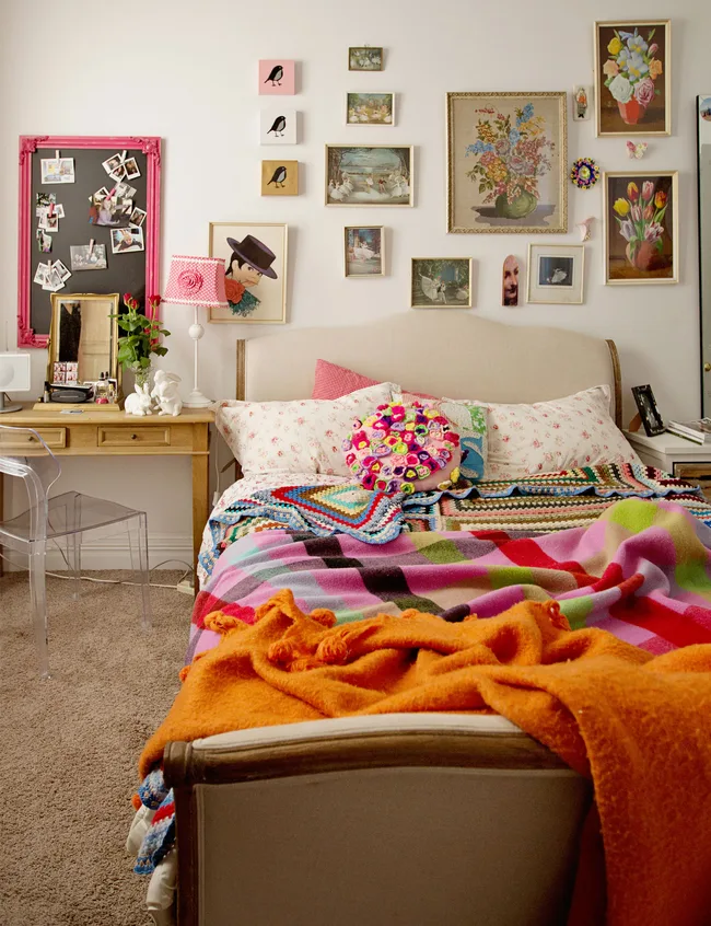Le Forge bed, retro blankets, kids room