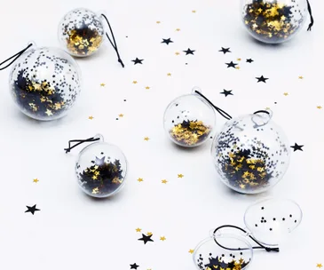 Make your own confetti baubles