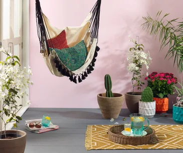 How to create a holiday vibe at home