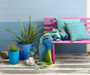 outdoor living, entertainment room, pink chair