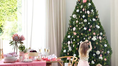 10 beautiful homes filled with festive Christmas cheer