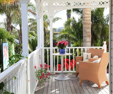 A beauty mogul’s warm and colourful villa