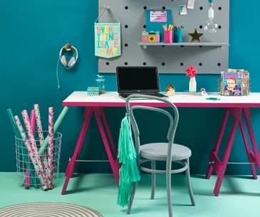 How to create a colourful kid’s study space