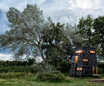 Wooden micro shelters dotted along Denmark’s coastline