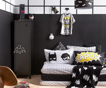 A Batman-themed kid’s room for the win