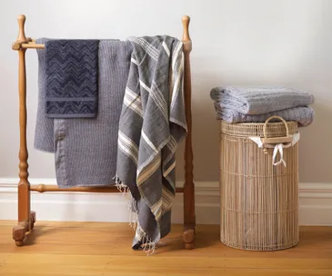How to create texture with towels and blankets