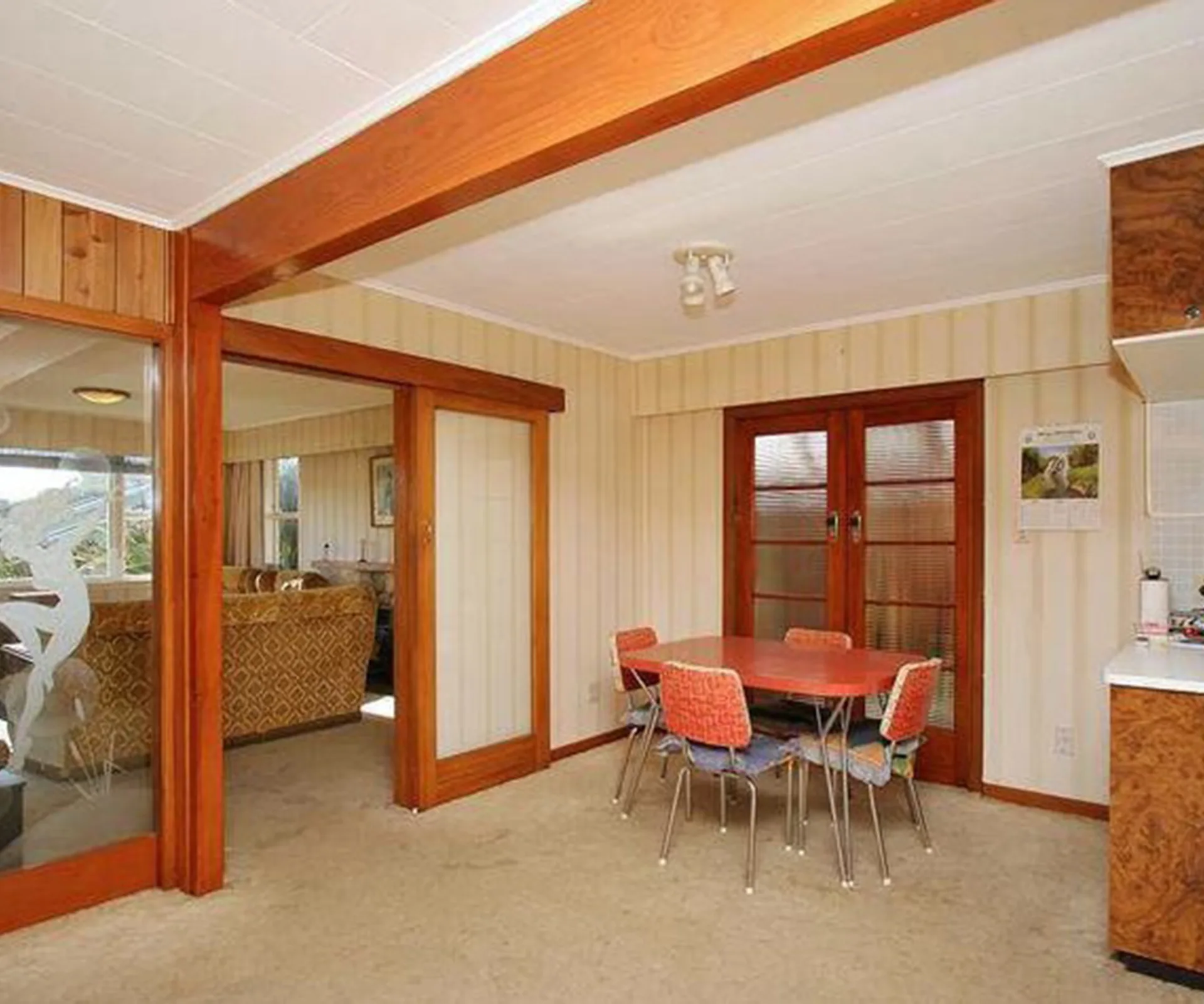 YH0716_MKE_ThenNow_Old house - dining